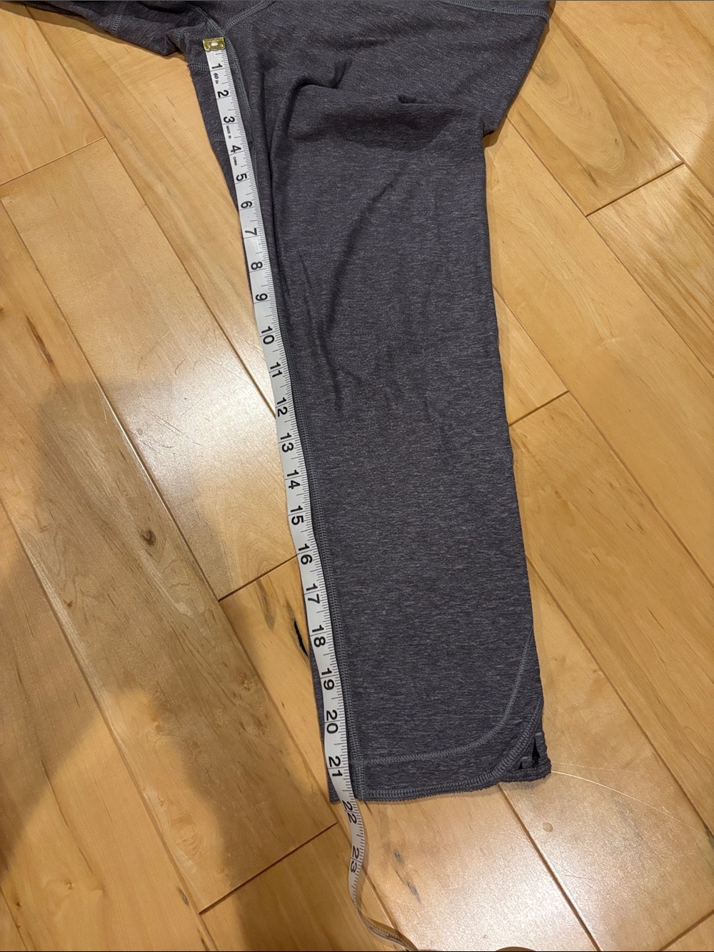 Lululemon capris - Picture 2 of 7